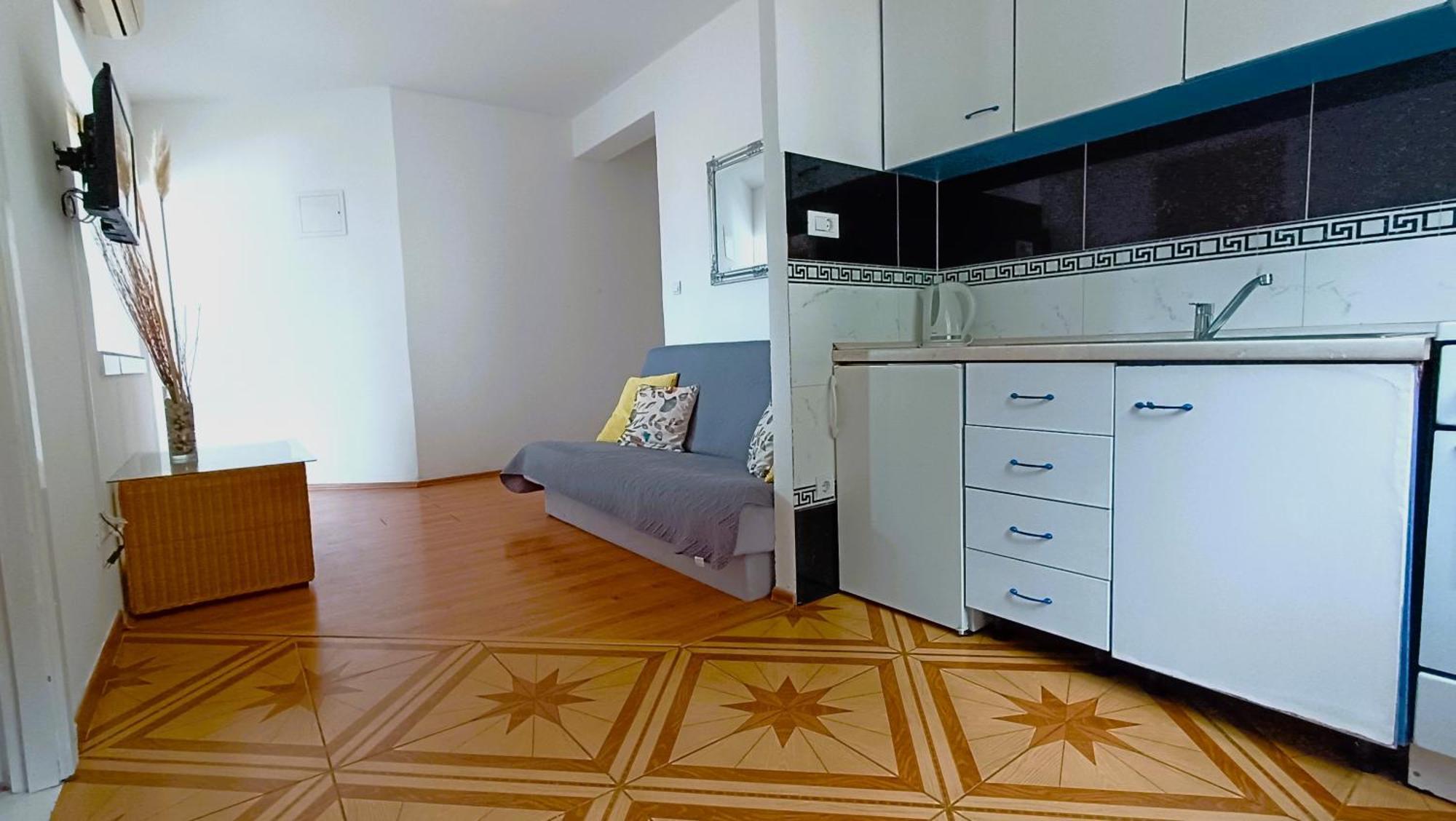 Apartments Ella Makarska Bagian luar foto