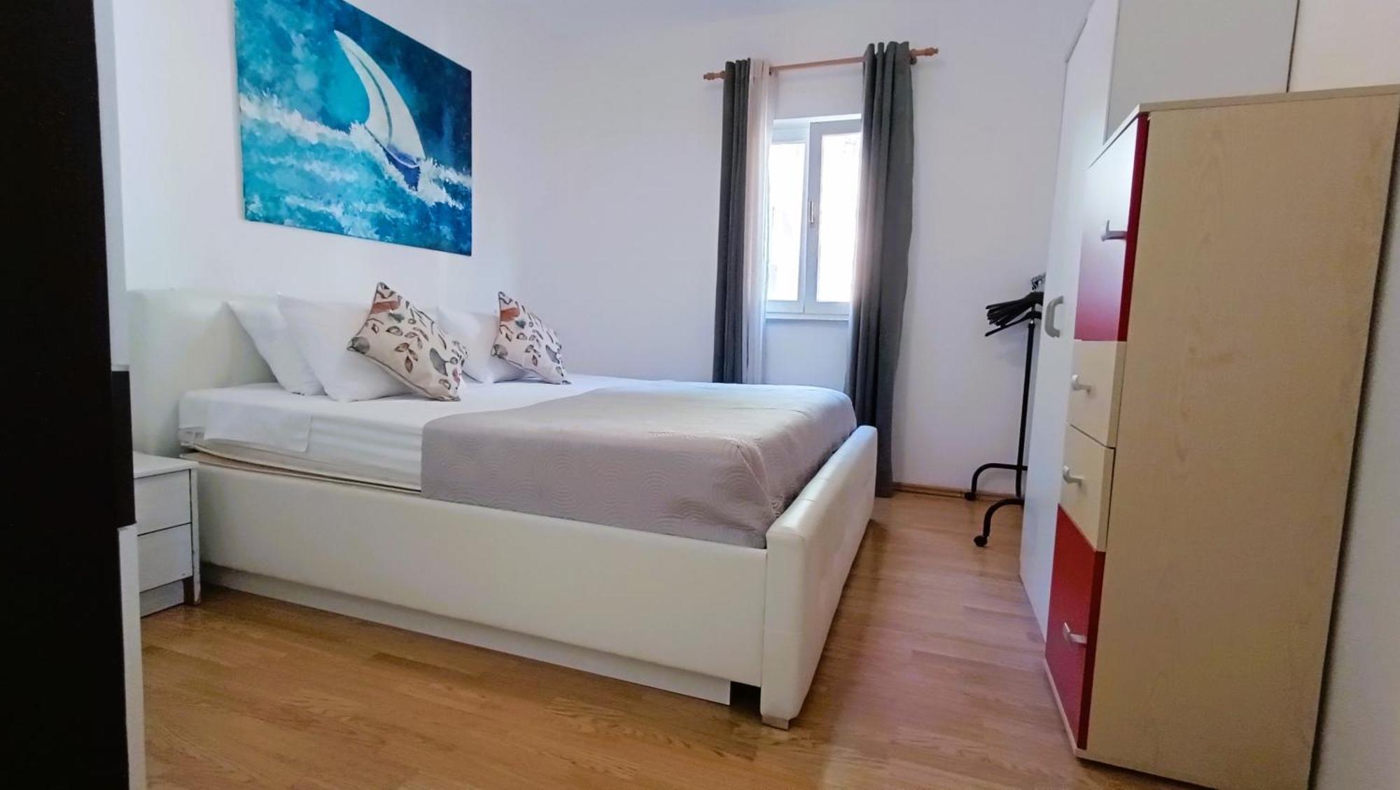 Apartments Ella Makarska Bagian luar foto