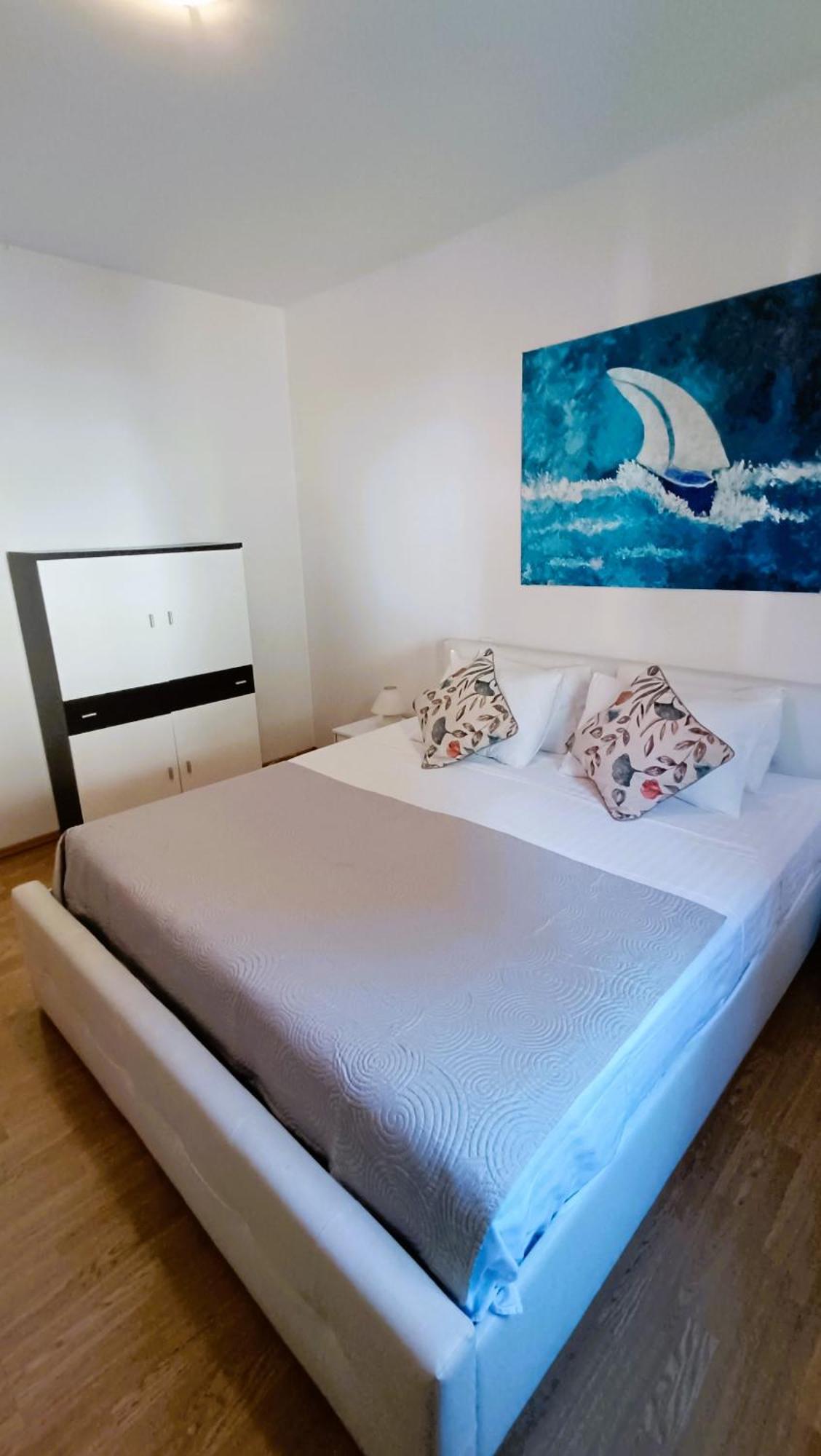 Apartments Ella Makarska Bagian luar foto