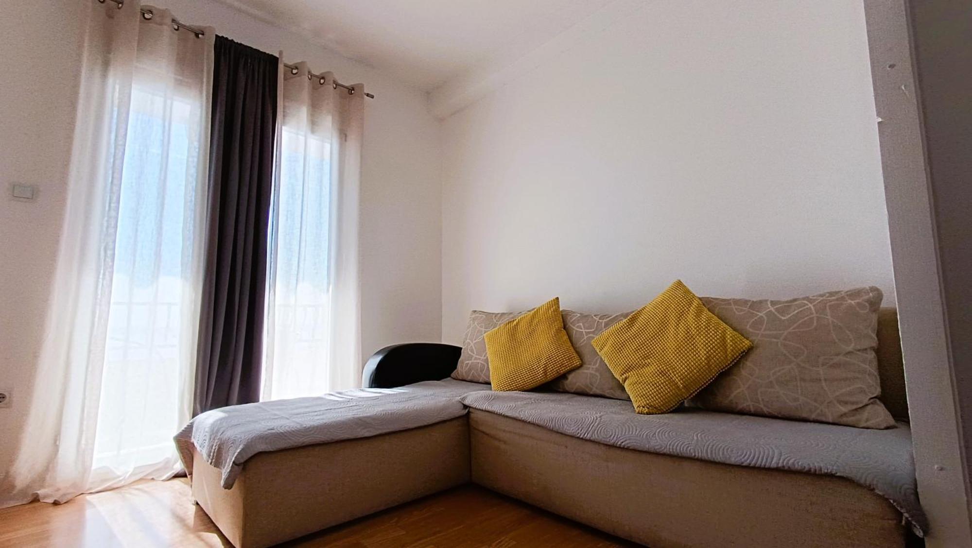 Apartments Ella Makarska Bagian luar foto